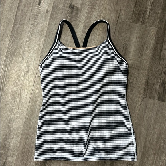 Size 8 Lululemon tank - Picture 2 of 3
